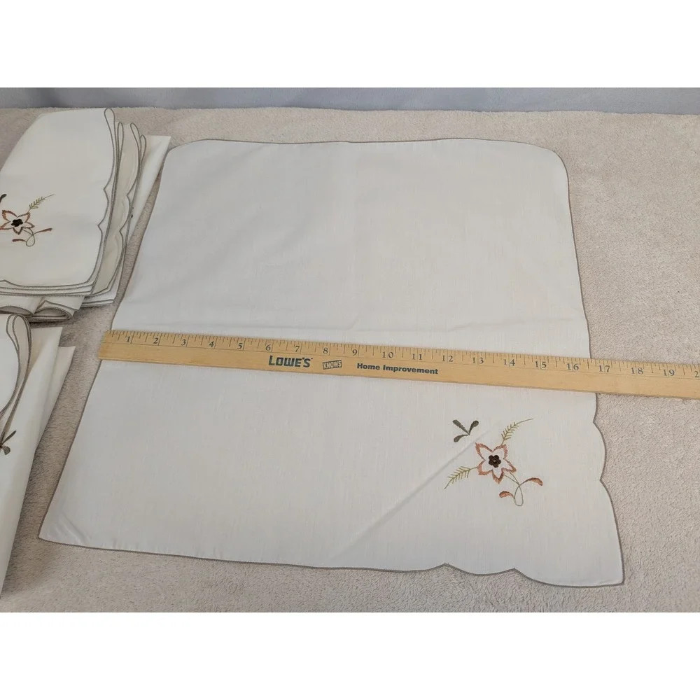 Vintage‎ Embroidered Cloth Napkins Set of 8 Off White Scalloped Edge Floral Boho